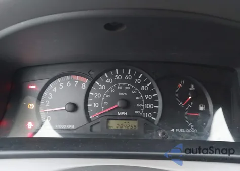 2008 Toyota Corolla Ce z USA, uszkodzony, nr VIN 1NXBR32E48Z003413